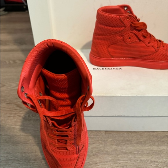 BALENCIAGA High Top Perforated Sneaker RED - Picture 9 of 12